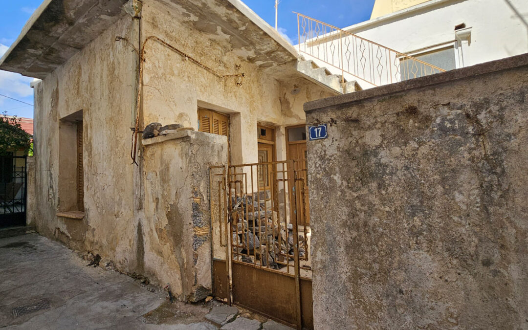 Village house in a quiet area of Neapoli