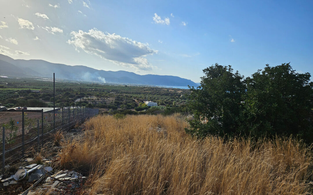 Building plot in a quiet location, only 700 metres from a sandy beach