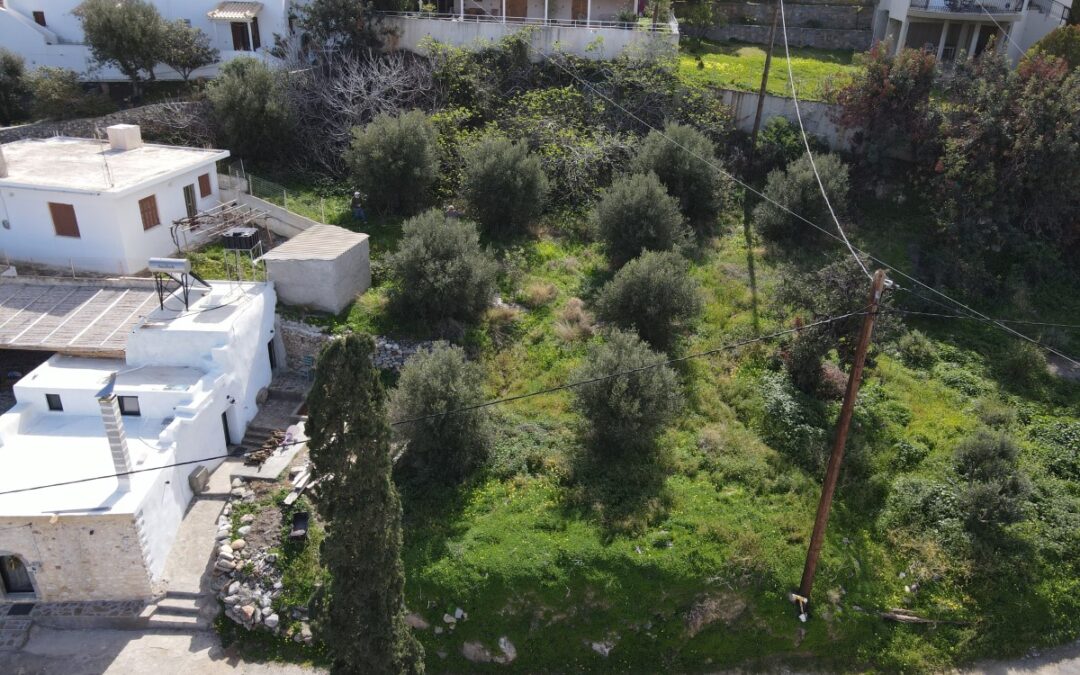 A lovely building plot with beautiful sea views